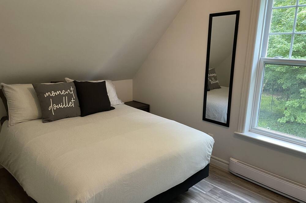 Photo of Bedroom in Chateau-Richer