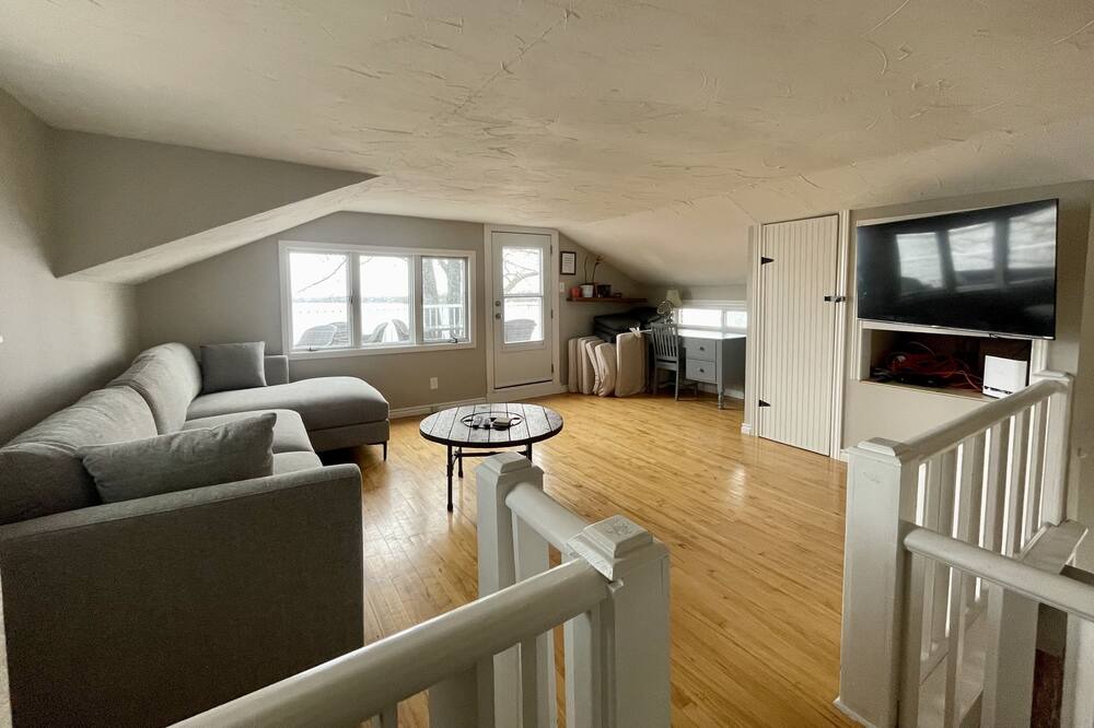 Photo of Livingroom in Orillia
