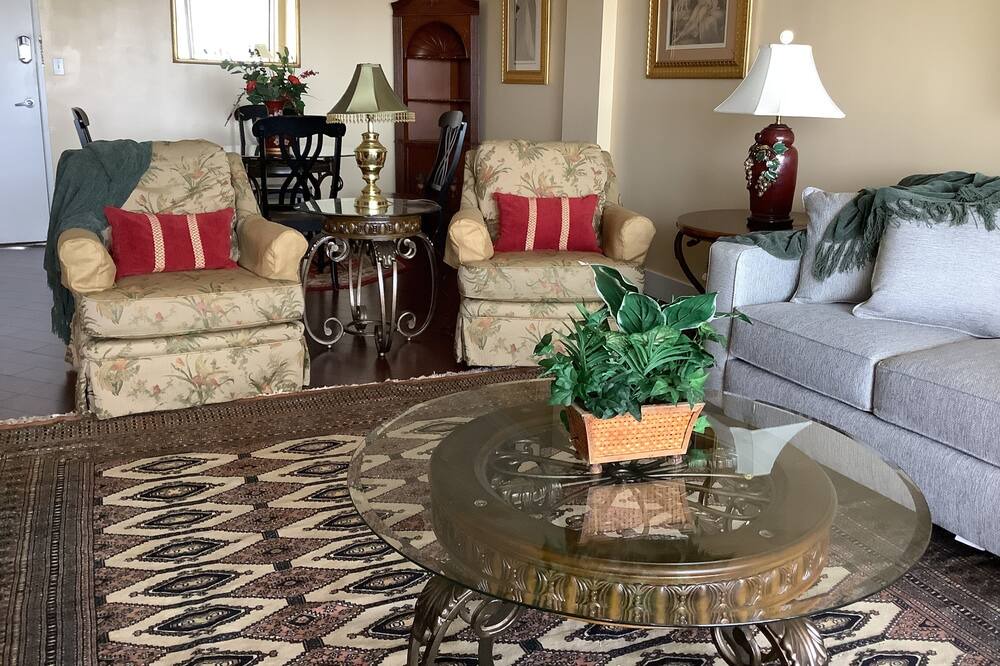 Photo of Livingroom in Northside