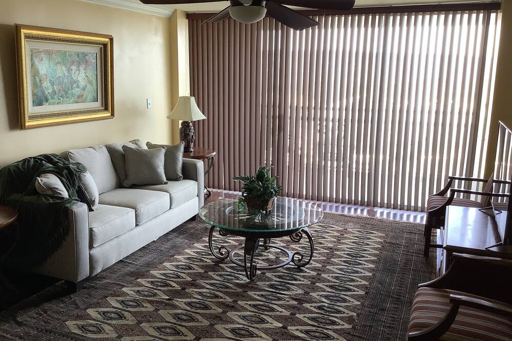 Photo of Livingroom in Northside