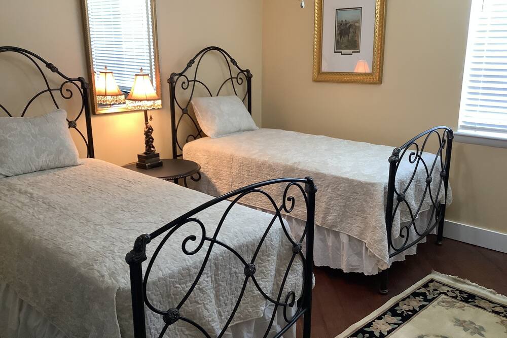 Photo of Bedroom in Northside
