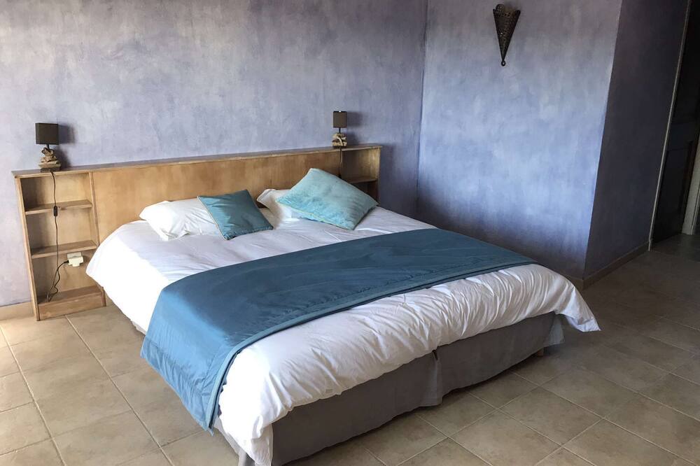 Photo of Bedroom in Saint-Ambroix