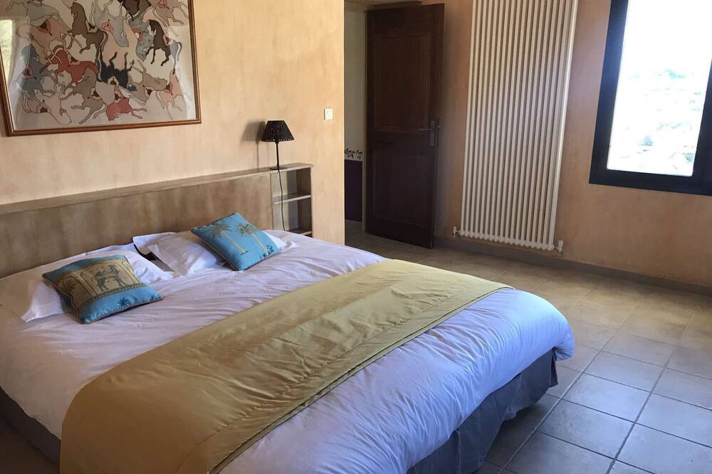 Photo of Bedroom in Saint-Ambroix