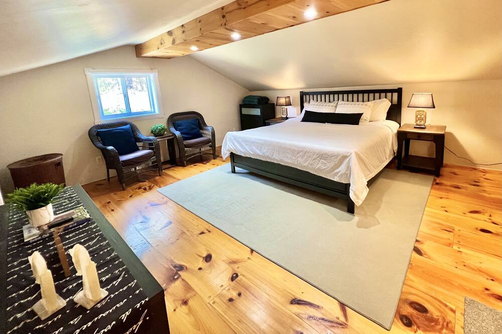 Photo of Bedroom in Parry Sound