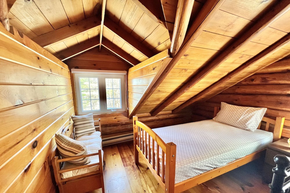 Photo of Bedroom in Parry Sound