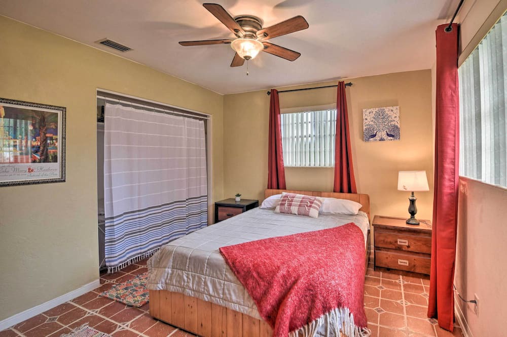 Photo of Bedroom in Seaside Homes