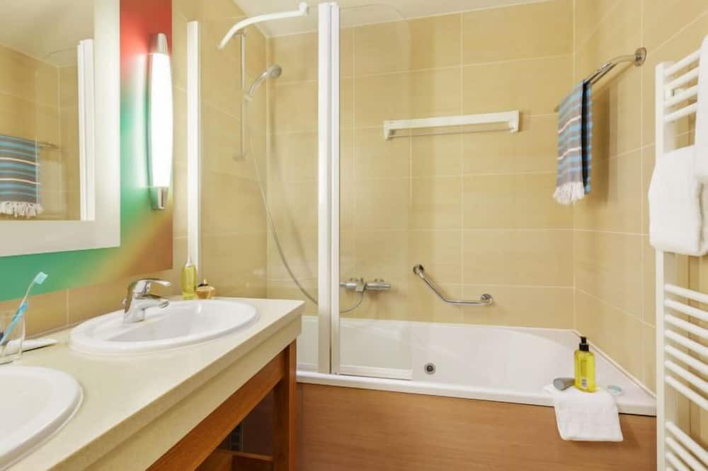 Photo of Bathroom in Chaumont-sur-Tharonne