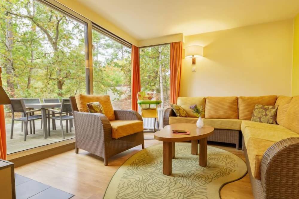 Photo of Livingroom in Chaumont-sur-Tharonne