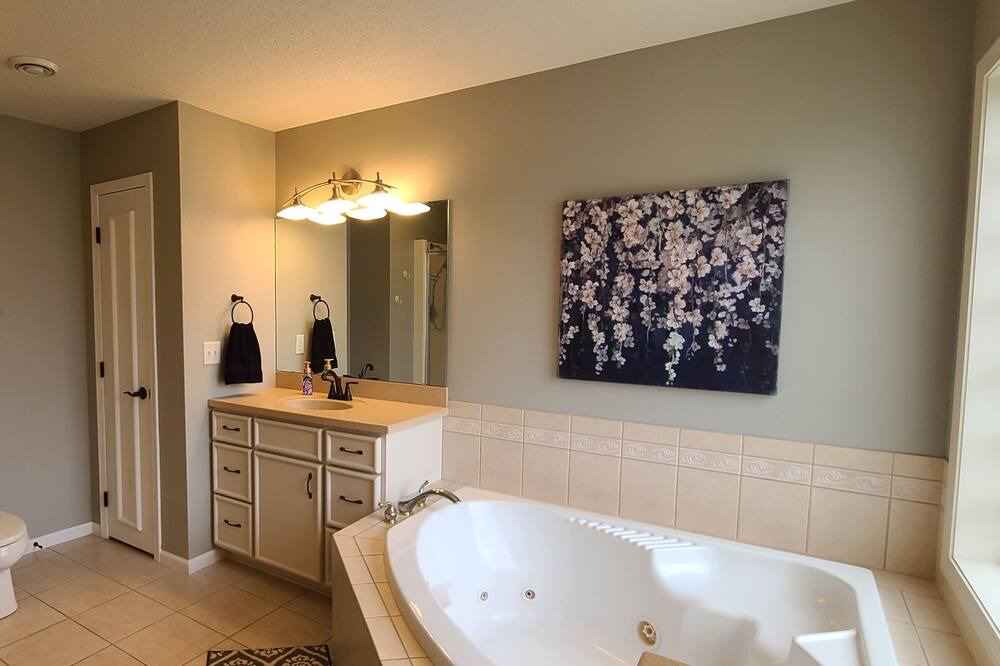 Photo of Bathroom in Starbuck