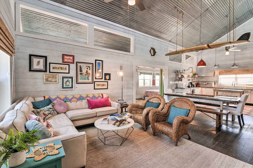 Photo of Bedroom in Crystal Beach