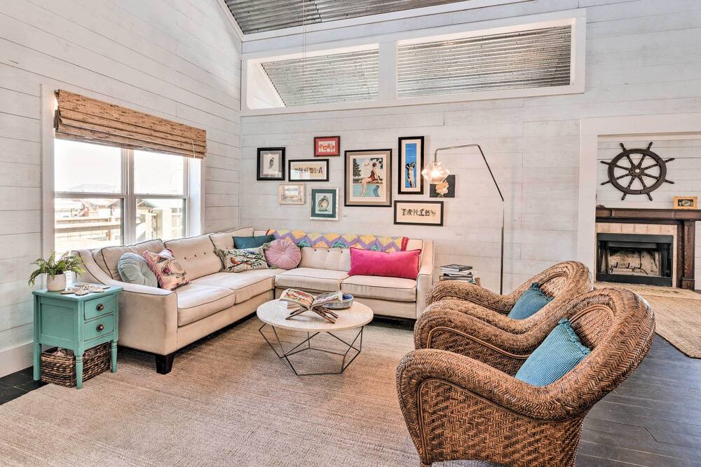 Photo of Bedroom in Crystal Beach