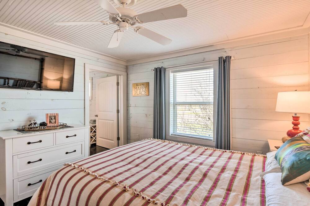 Photo of Bathroom in Crystal Beach