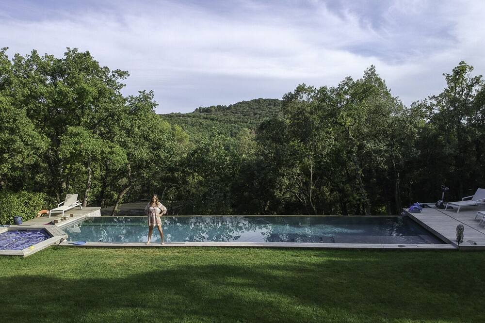Photo of Outdoor in Saint-Victor-des-Oules