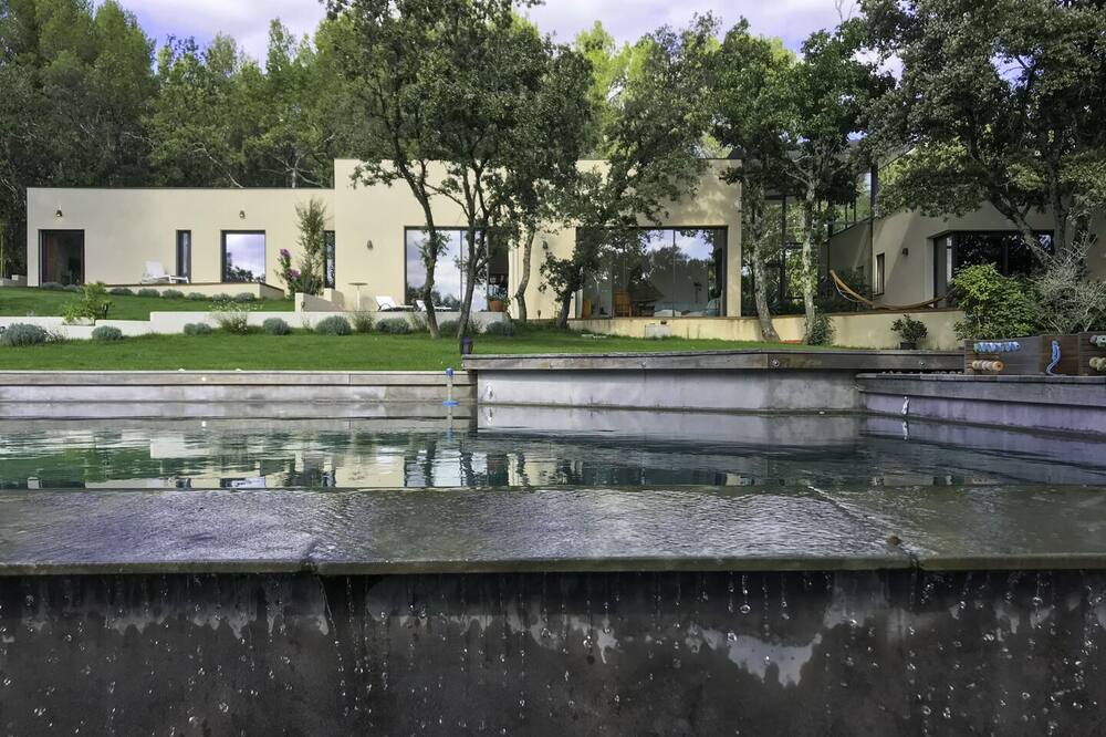 Photo of Outdoor in Saint-Victor-des-Oules