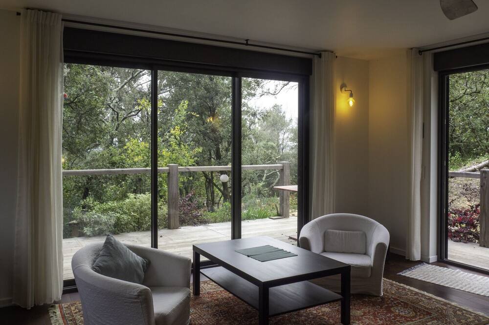 Photo of Livingroom in Saint-Victor-des-Oules