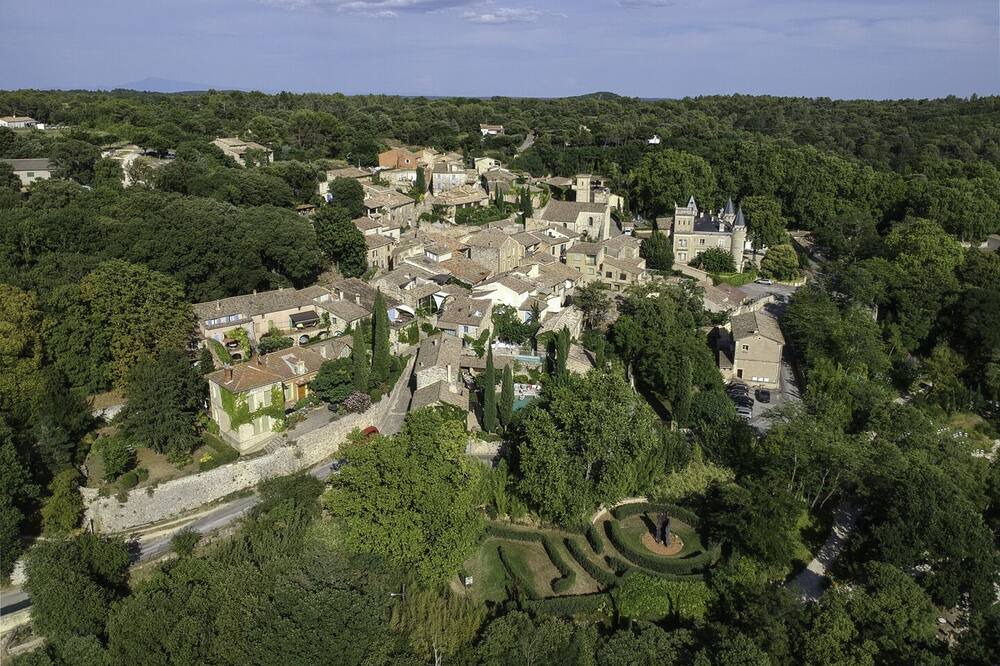 Photo of Outdoor in Saint-Victor-des-Oules
