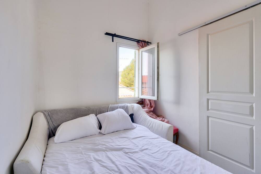 Photo of Bedroom in 16th Arrondissement