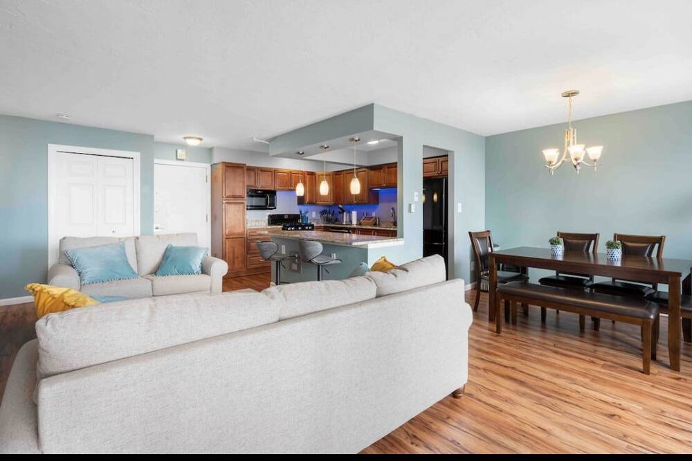 Photo of Livingroom in Lakewood