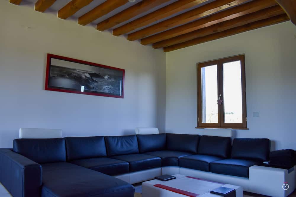 Photo of Livingroom in Fontaine-la-Louvet