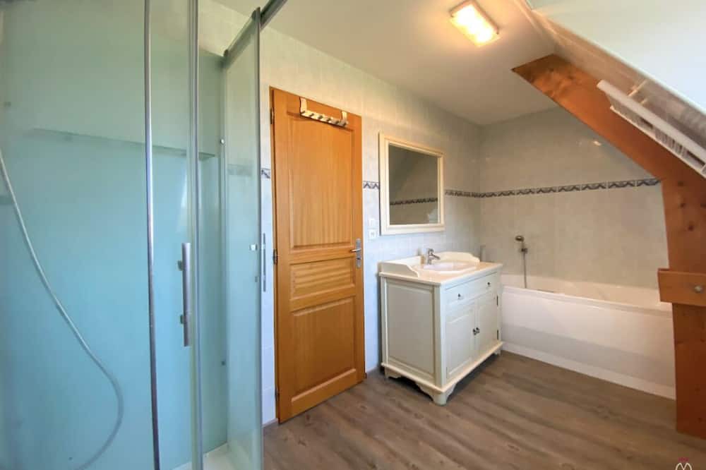 Photo of Bedroom in Fontaine-la-Louvet