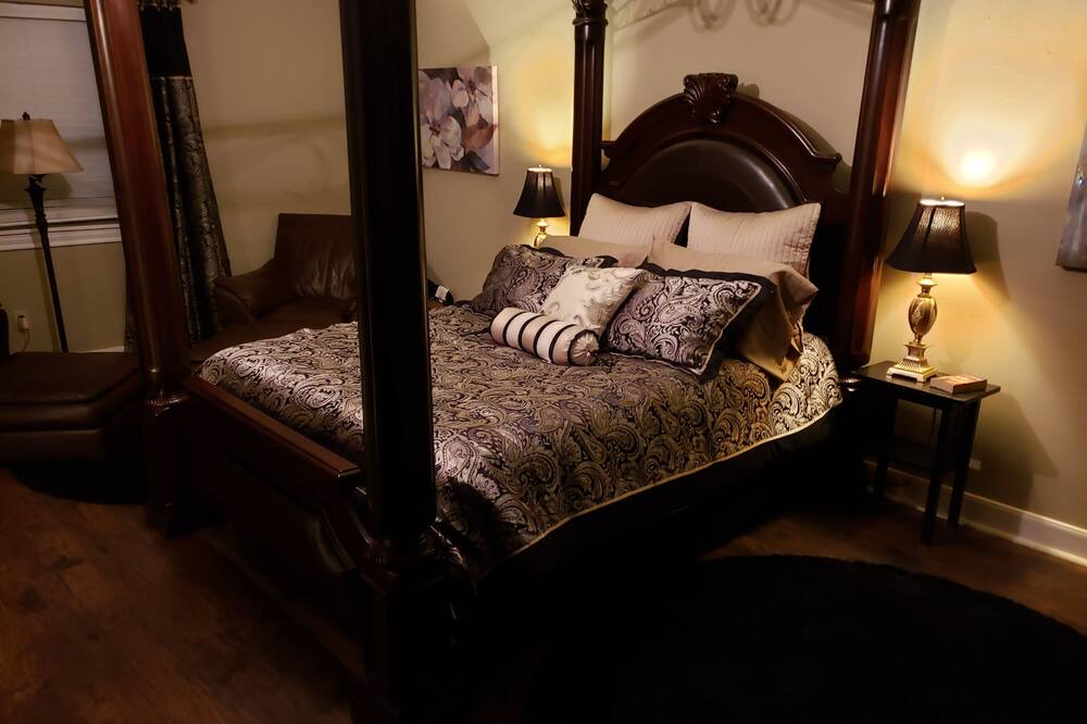 Photo of Bedroom in Memorial Northwest