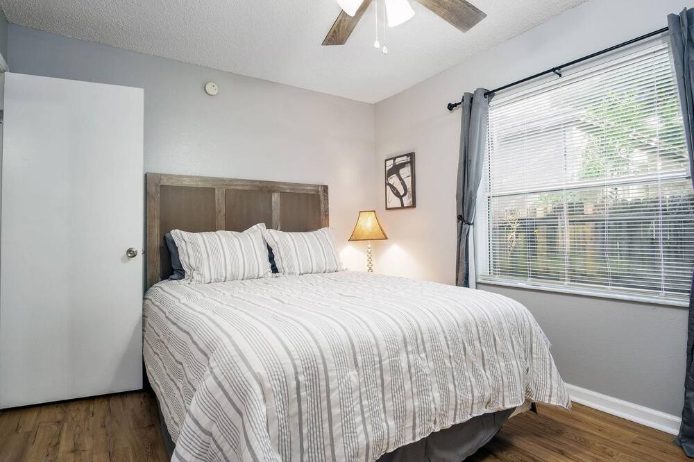 Photo of Bedroom in Hyde Park