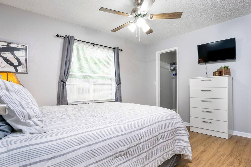 Photo of Bedroom in Hyde Park