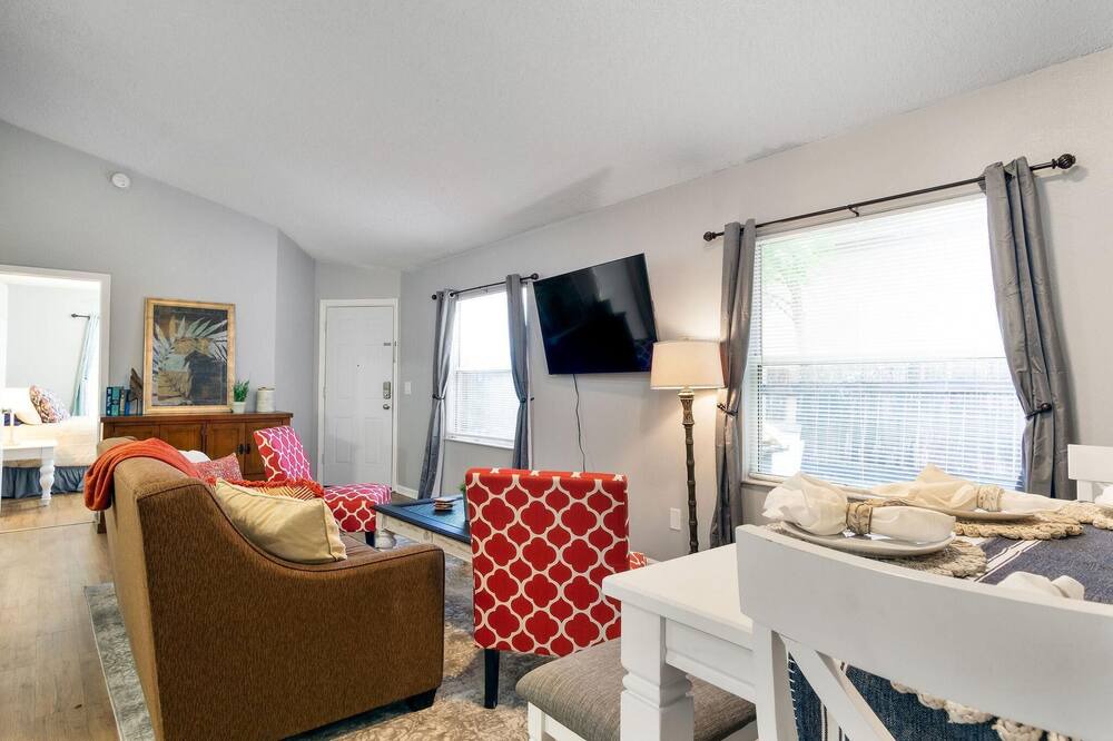 Photo of Livingroom in Hyde Park