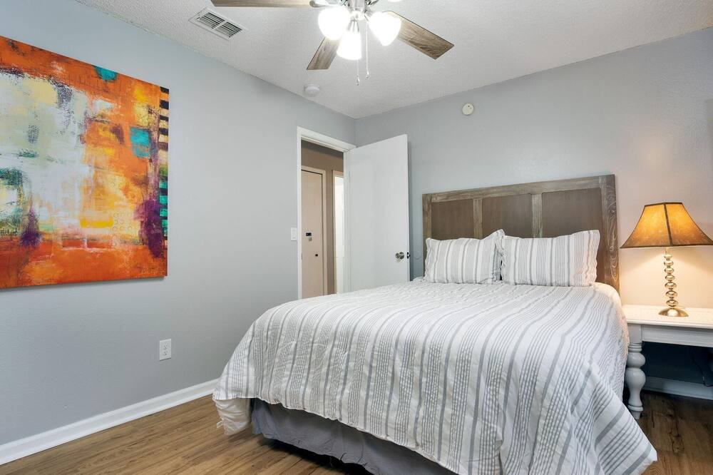 Photo of Bedroom in Hyde Park