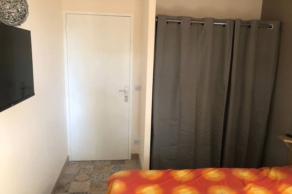 Photo of Bedroom in Clermont-Creans