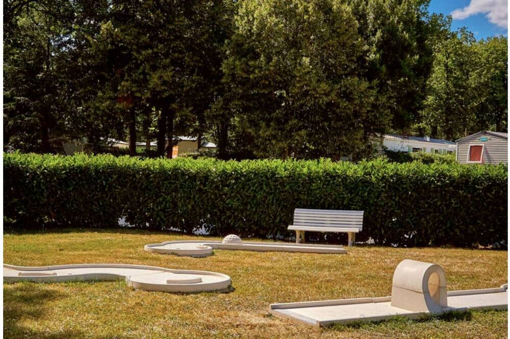 Photo of Outdoor in Saint-Cheron