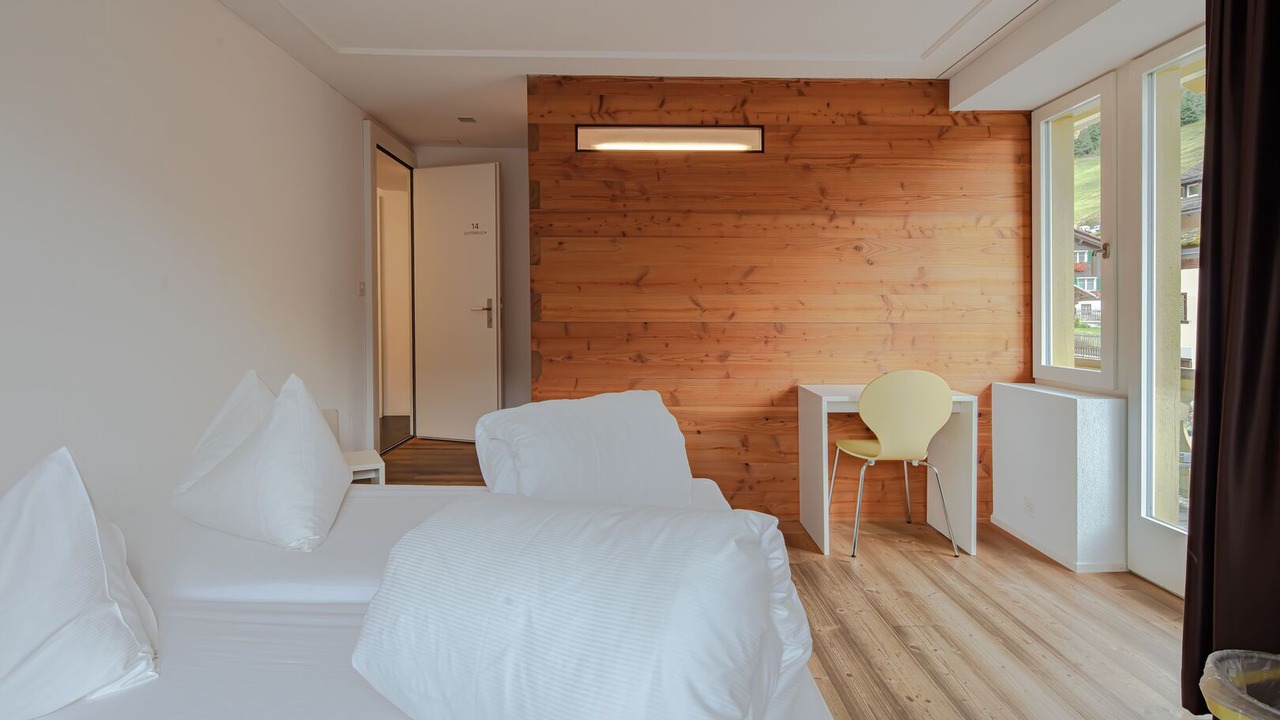 Photo of Bedroom in Curaglia