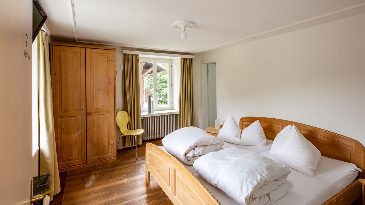 Photo of Bedroom in Curaglia