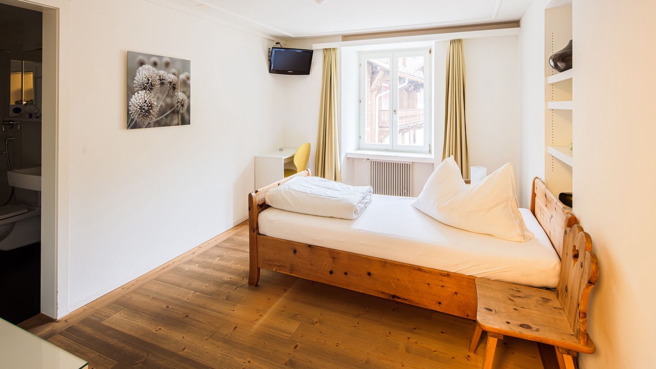 Photo of Bedroom in Curaglia
