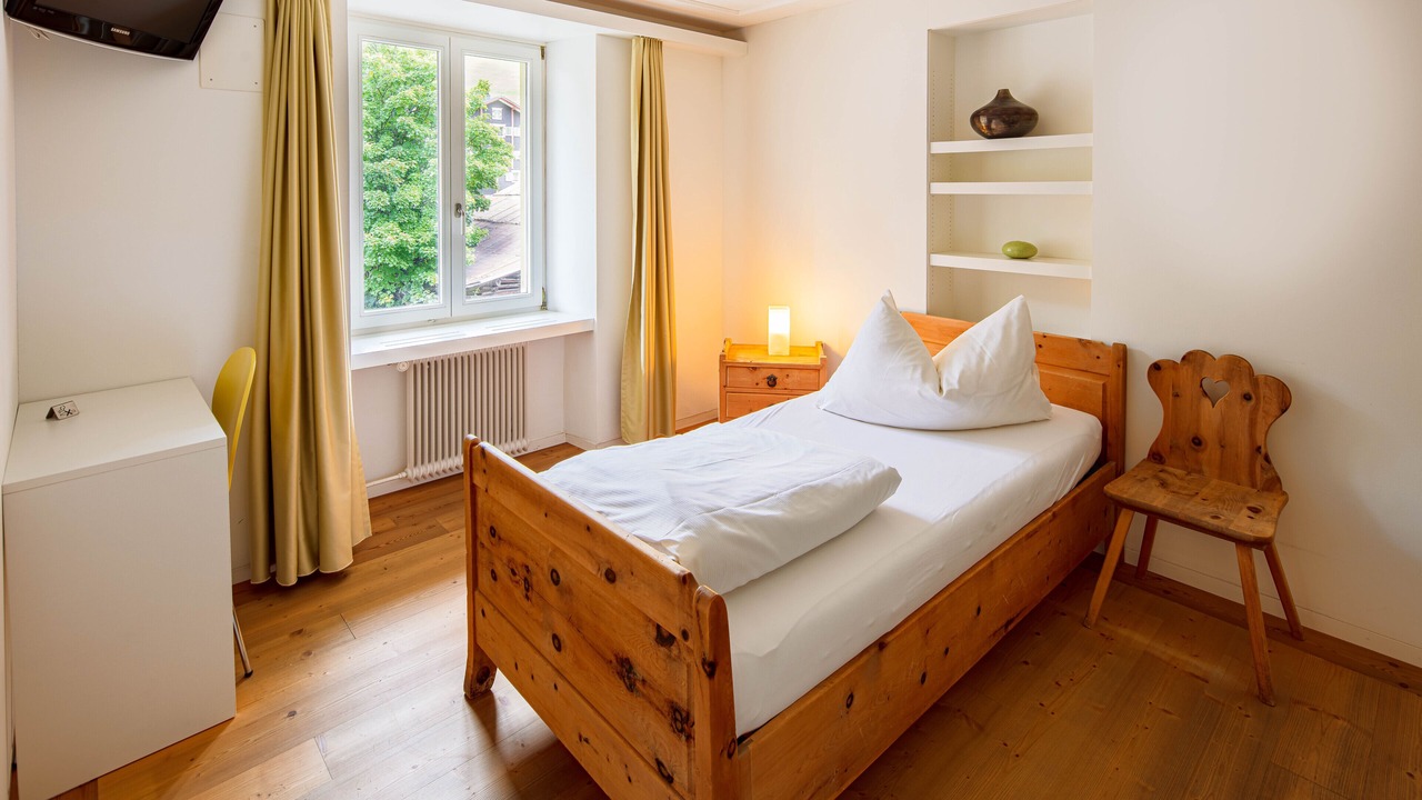 Photo of Bedroom in Curaglia
