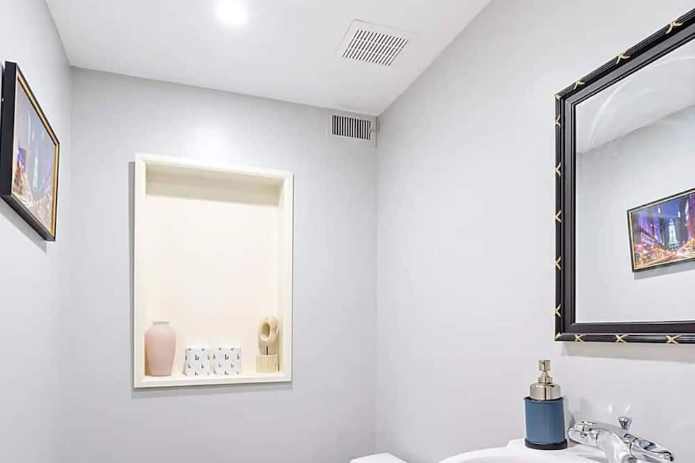 Photo of Bathroom in Pocono Pines