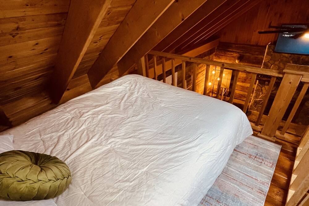 Photo of Bedroom in Piper Gap