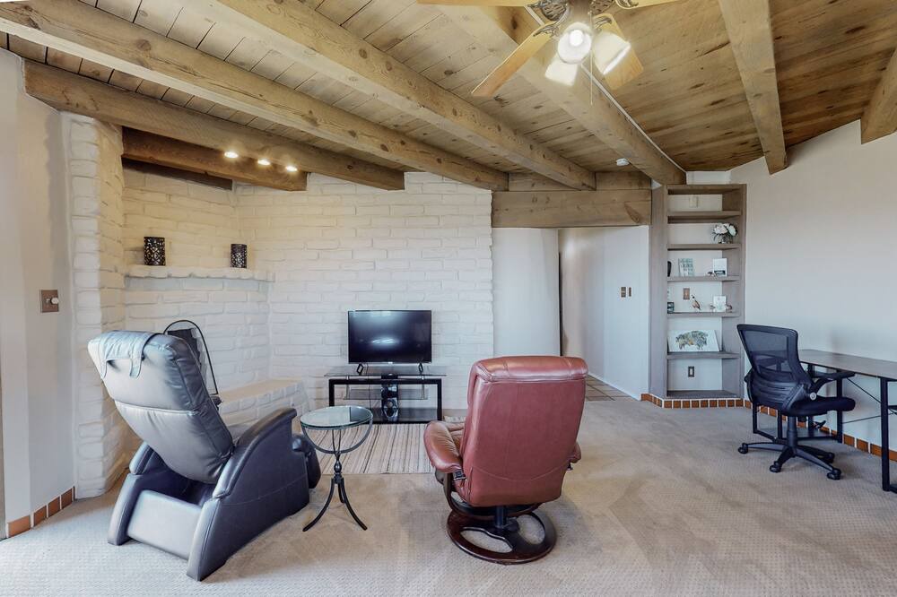 Photo of Livingroom in Northeast Heights