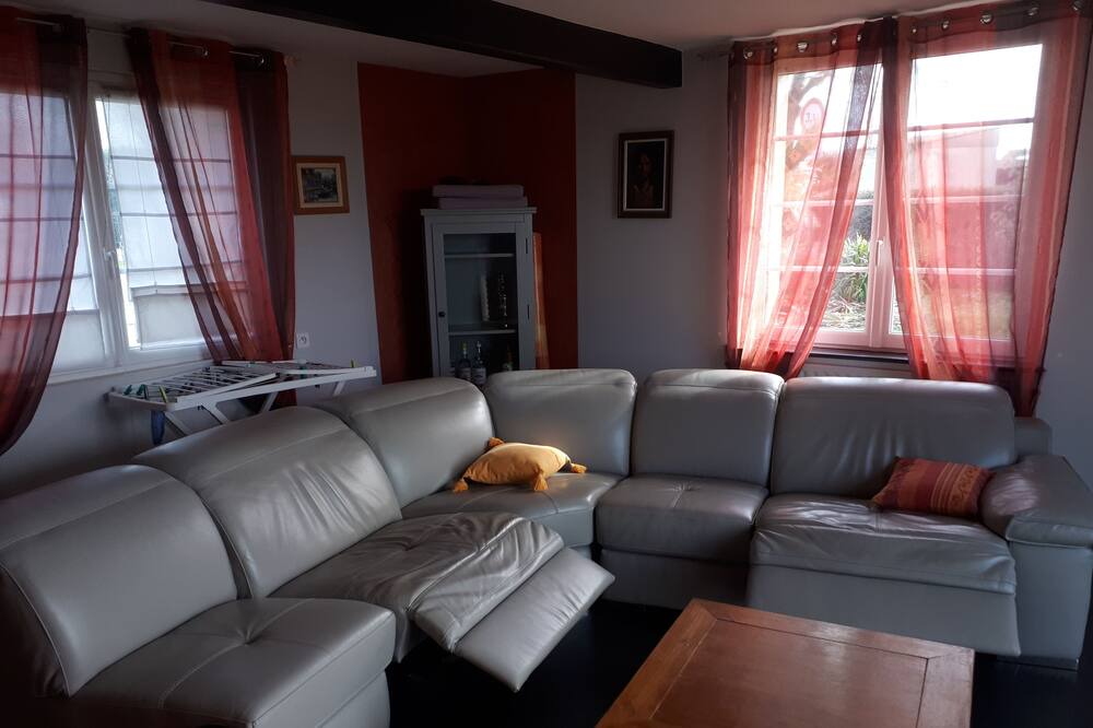 Photo of Livingroom in Etaules