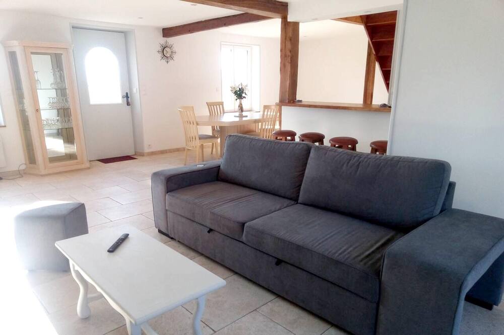 Photo of Livingroom in Bleneau
