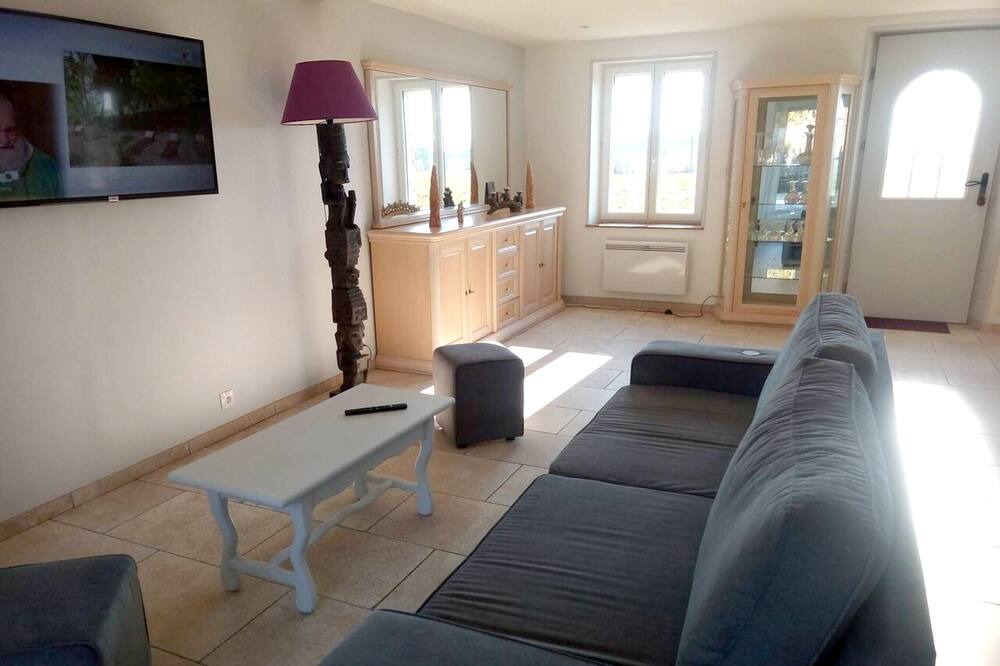 Photo of Livingroom in Bleneau