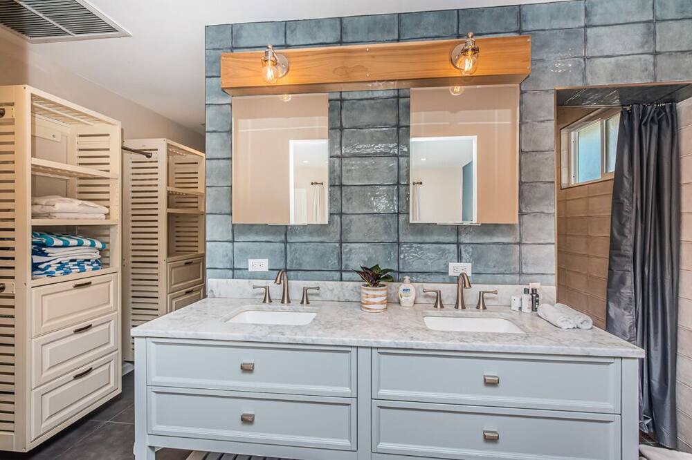 Photo of Bathroom in Loma Alta