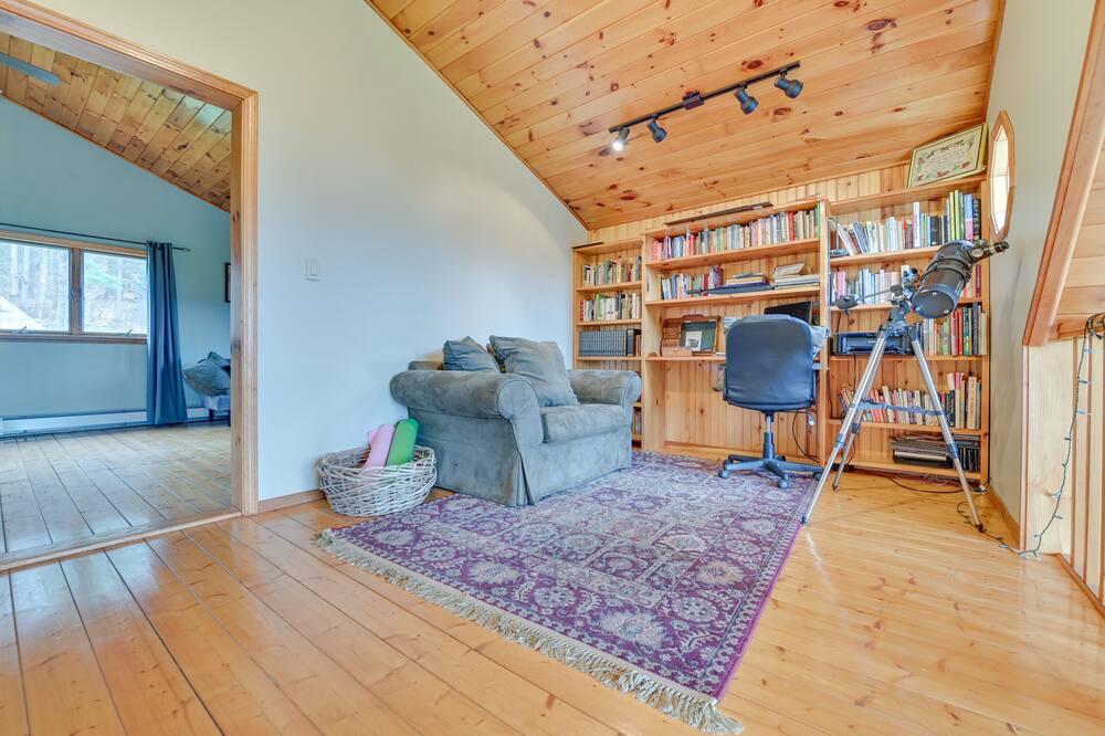 Photo of Livingroom in Oak Hill
