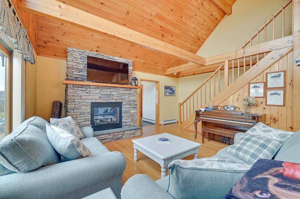 Photo of Livingroom in Oak Hill
