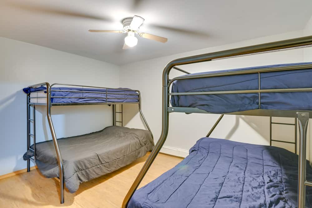 Photo of Bedroom in Oak Hill