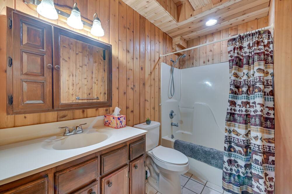 Photo of Bathroom in Oak Hill