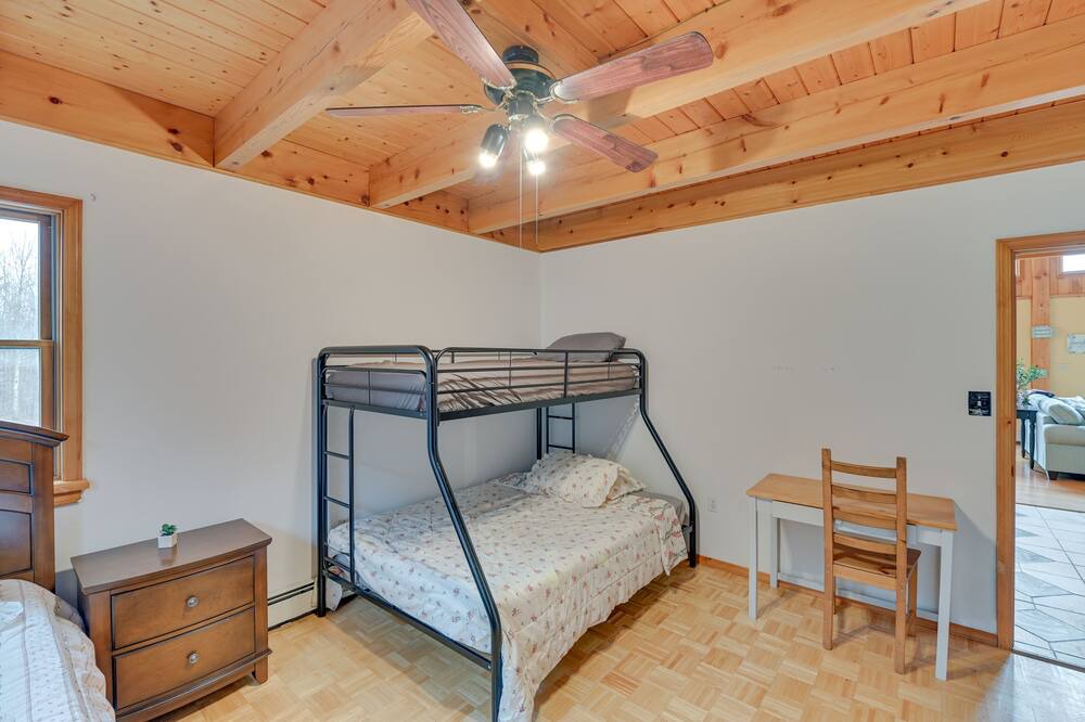 Photo of Bedroom in Oak Hill