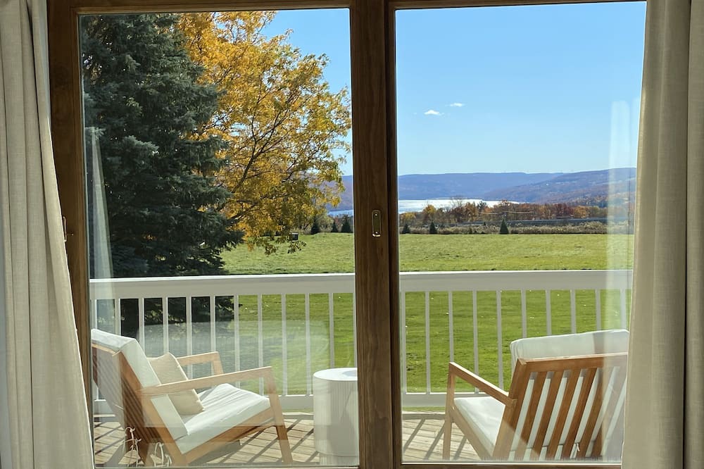Photo of Patio Balcony in Bristol Hills