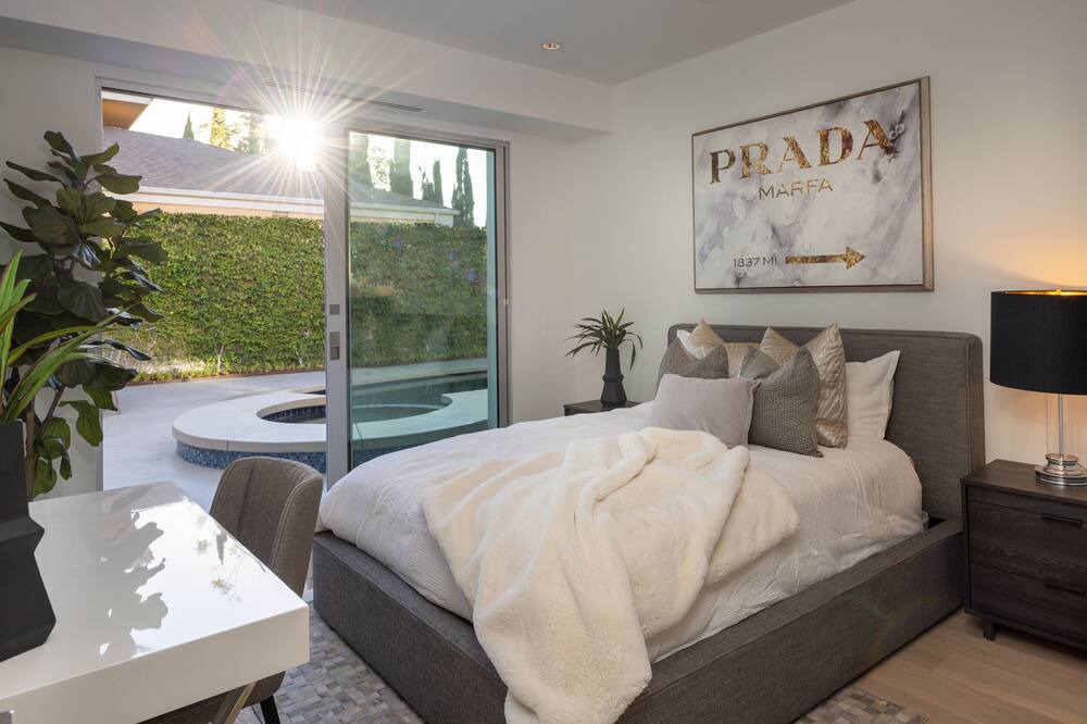Photo of Bedroom in Sherman Oaks