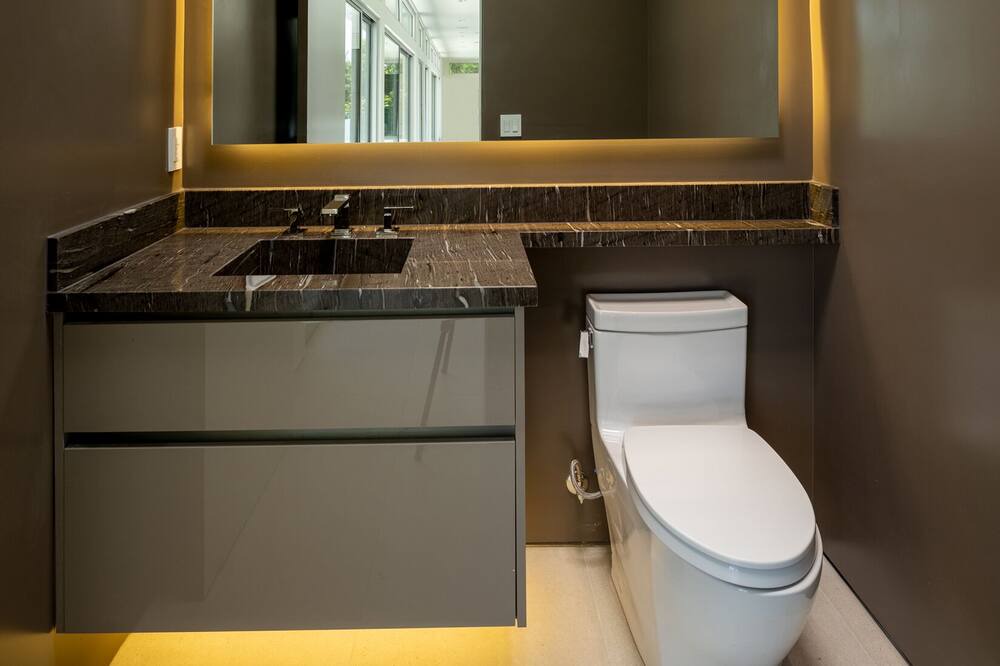Photo of Bathroom in Sherman Oaks